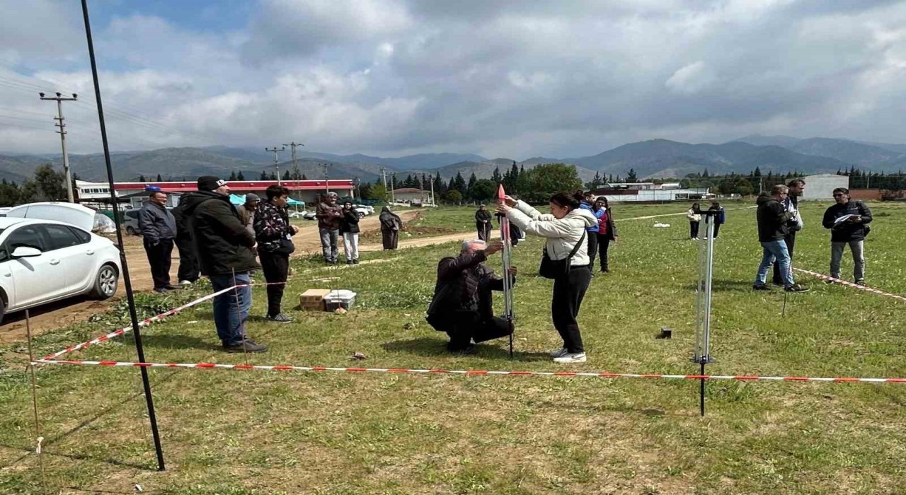 Manisada roketler il birinciliği için ateşlendi