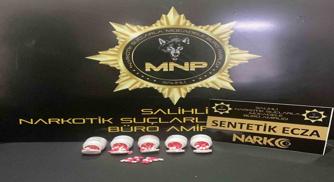 Manisada torbacı operasyonu: Üst aramasından 267 uyuşturucu hap çıktı