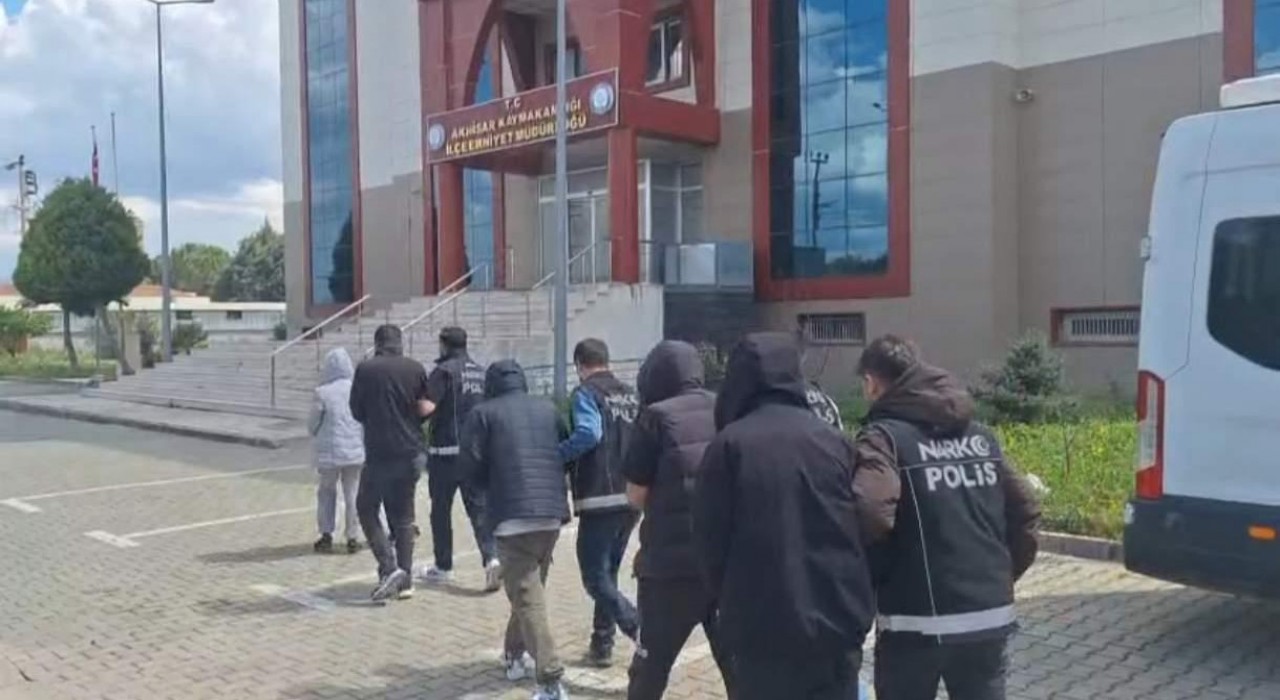 Manisada zehir tacirlerine darbe: 42 bin adet sentetik hap ele geçirildi