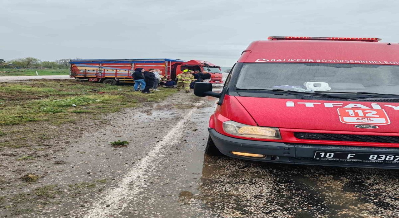 Manyasta trafik kazası: 2 yaralı