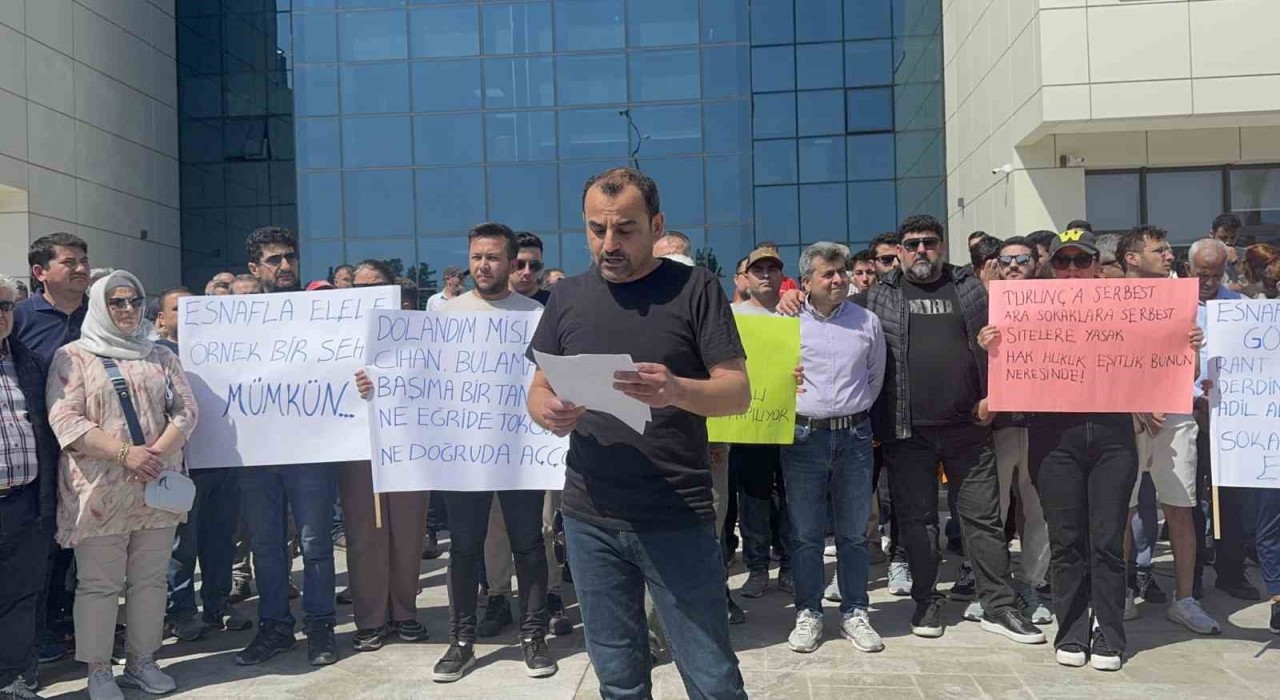 Marmariste esnaftan belediyeye tepki: Kazancımız değil, geleceğimiz gasp ediliyor