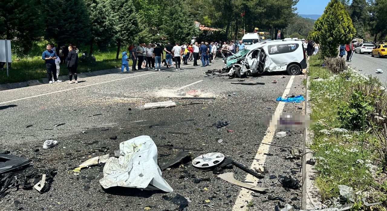 Marmariste karayolu savaş alanına döndü: 1 ölü, 4 yaralı