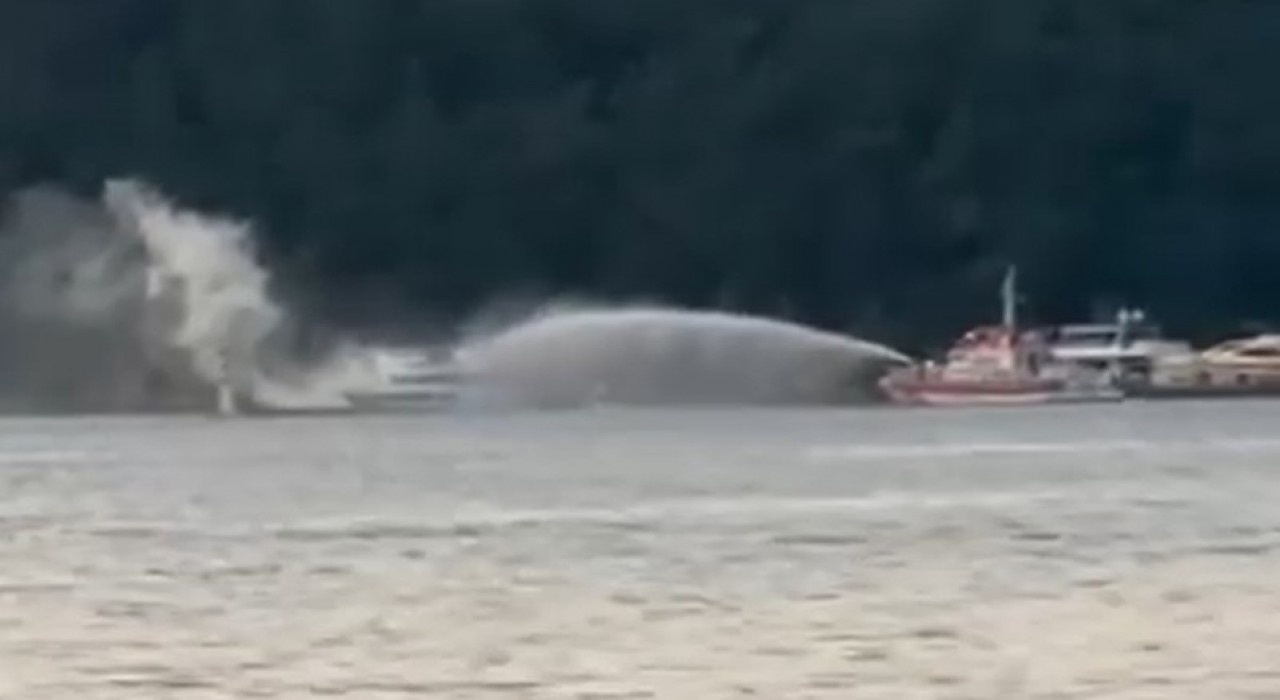 Marmariste motoryatta yangın çıktı