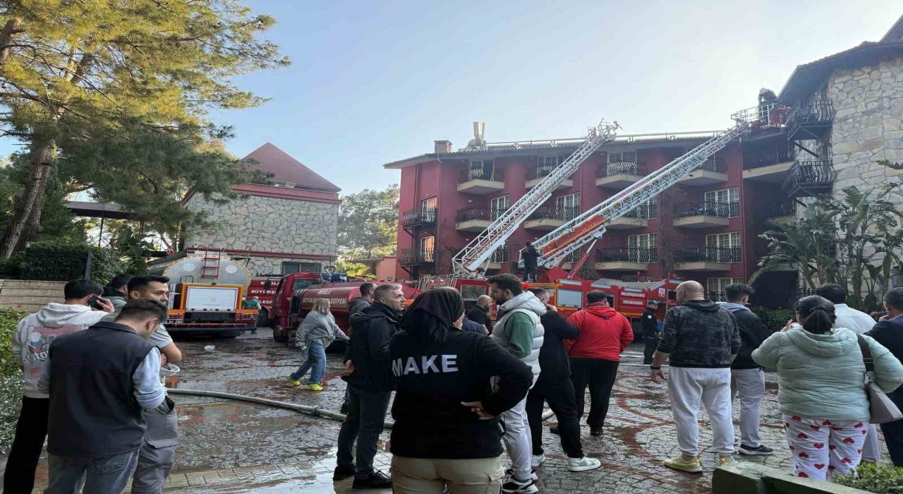 Marmaristeki otel yangınında 5i çocuk 17si yabancı uyruklu 24 kişi etkilendi