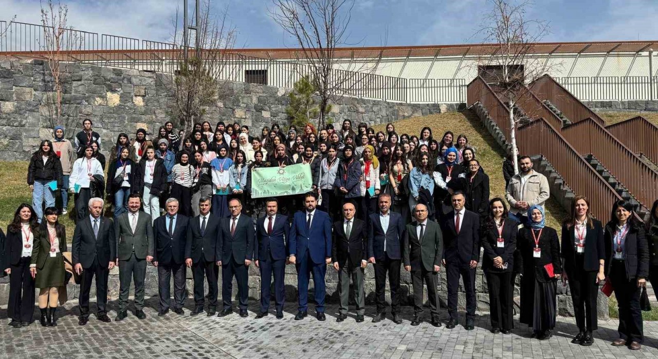 Maziden Atiye Ahlat programı yeniden başladı