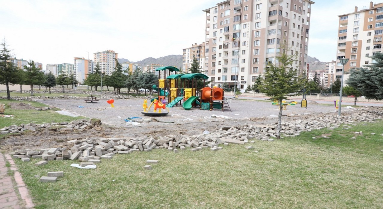 Melikgazide Şairler Parkında yapım çalışmaları sürüyor