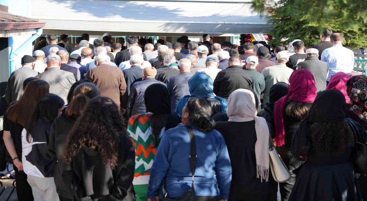 Meriç Nehrinde boğulan çocuk toprağa verildi
