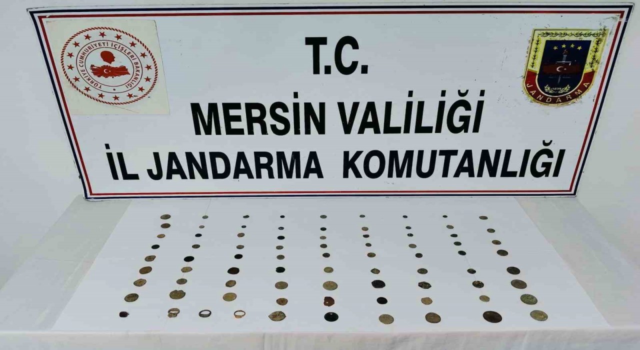 Mersinde bir şüpheli tarihi eserleri satmaya çalışırken yakalandı