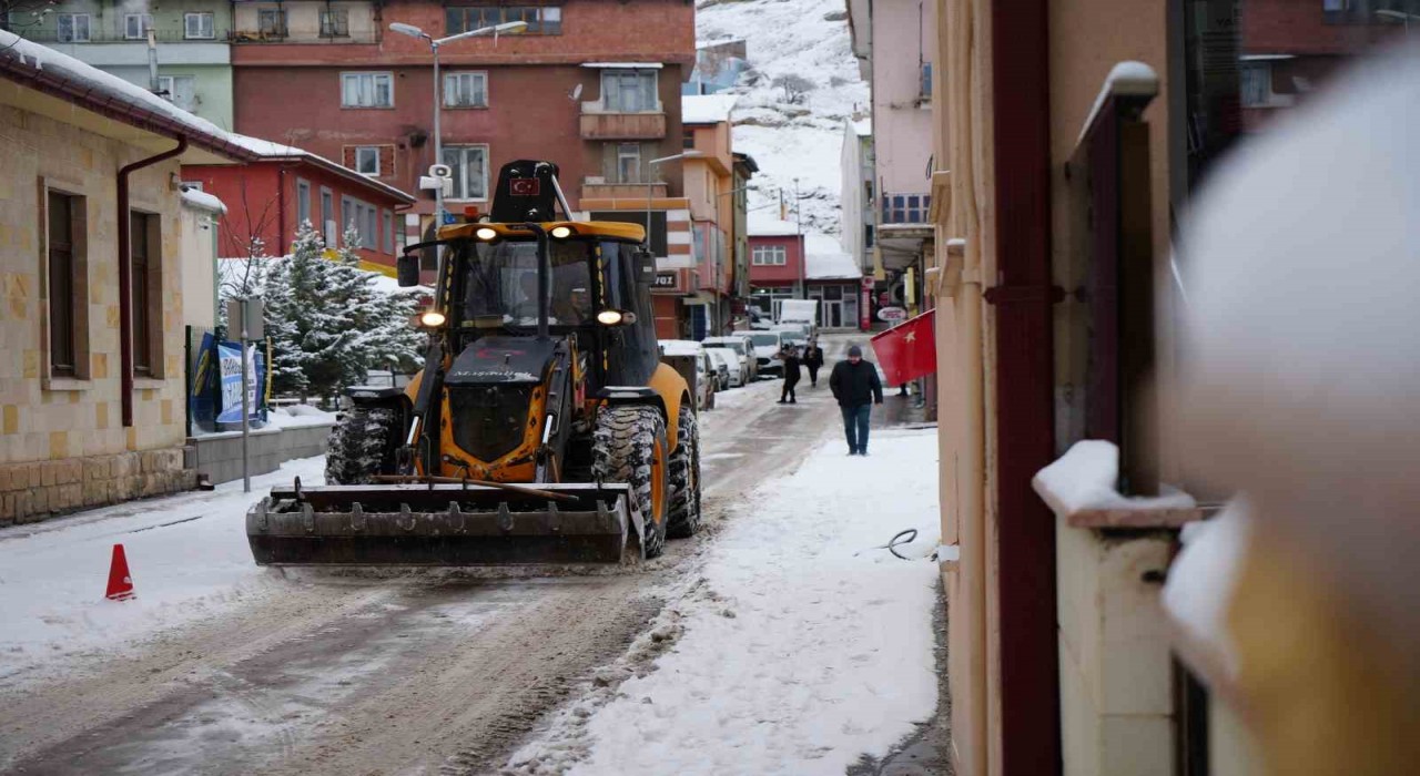 Meteoroloji uyardı: Bayburt ve çevre illerde kuvvetli kar yağışı bekleniyor