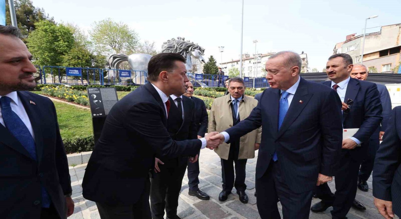 Milletvekili Hatipoğlu, 3üncü Uluslararası Yeditepe Bienaline katıldı