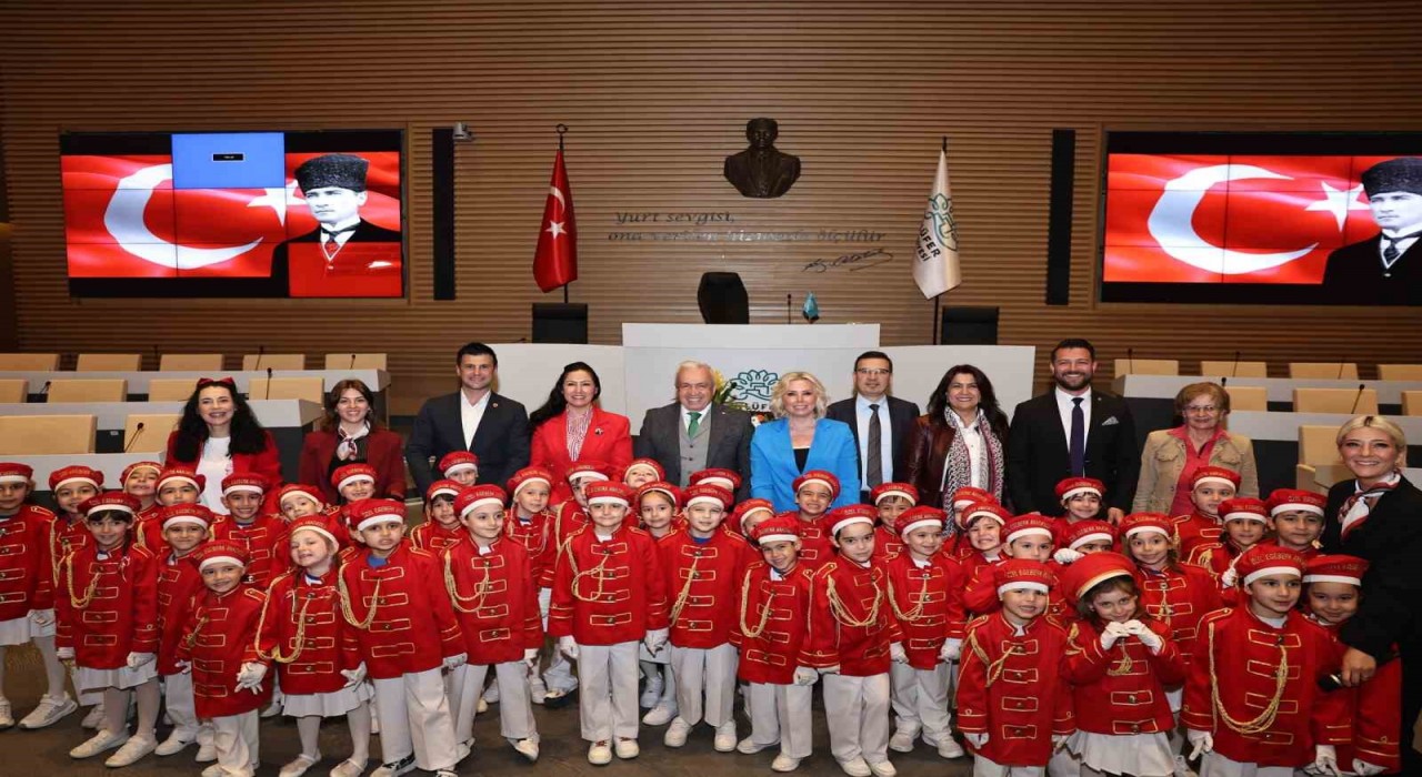 Miniklerin 23 Nisan coşkusu