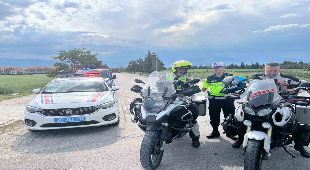 Motosiklet kazalarına dikkat çeken jandarmadan Bir Kural, Bir Ömür denetimleri