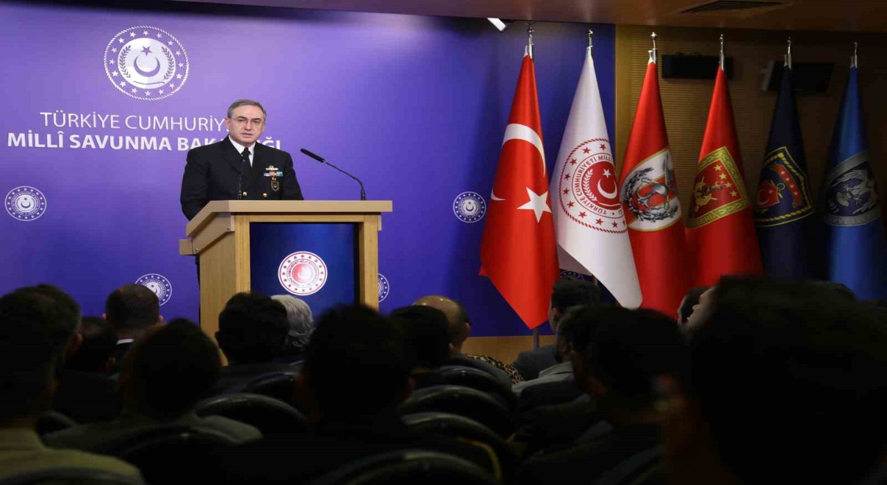 MSB kaynakları: (Depremde) AFADa, Bakanlığımızın Afet Yönetim Merkezi ile Takip Kontrol Koordinasyon Merkezine personel görevlendirilmiştir
