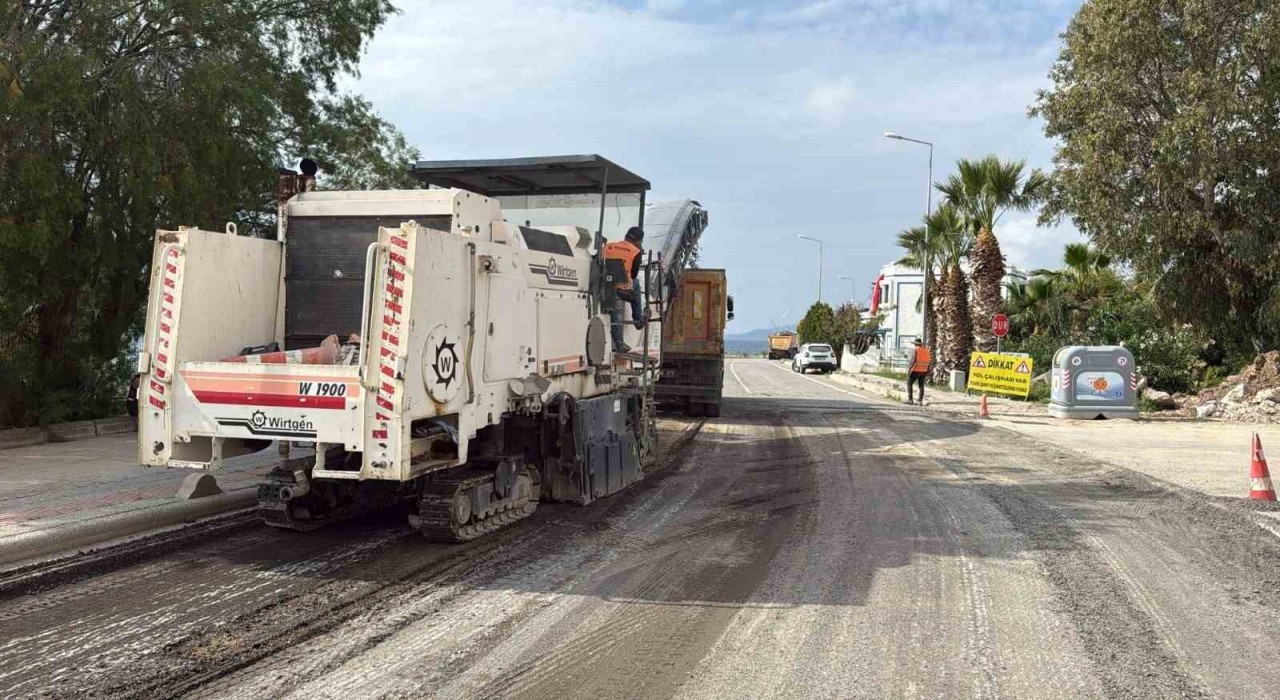 Muğla Büyükşehirden Bodrum Turgutreis yolunda yenileme çalışması