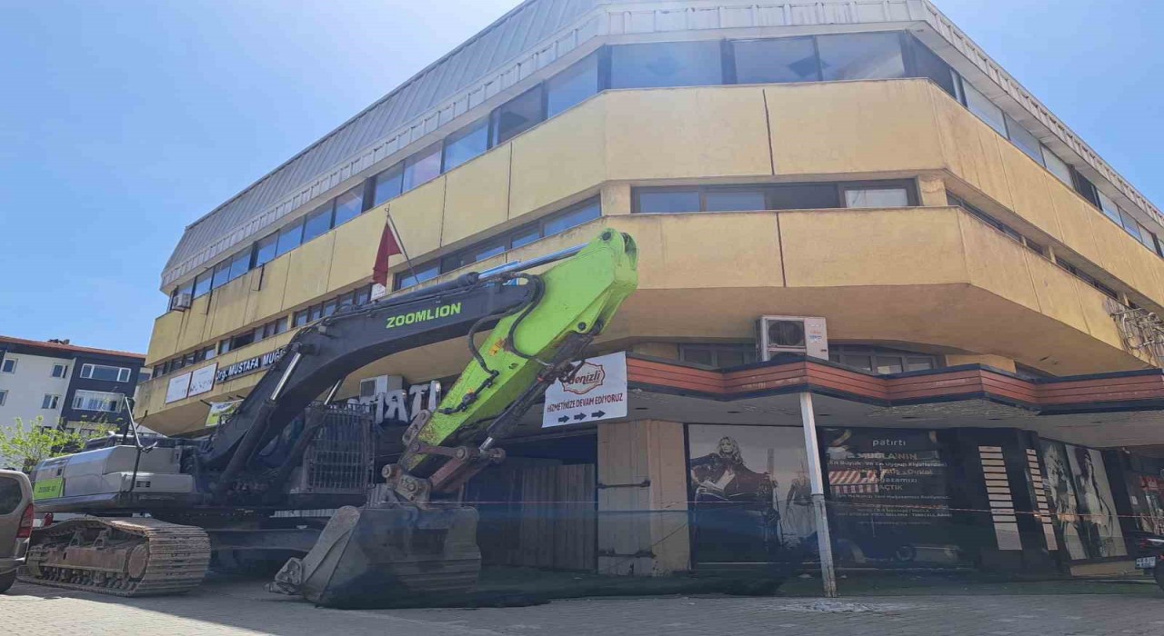 Muğlada işhanının yıkımı için geri sayım başladı
