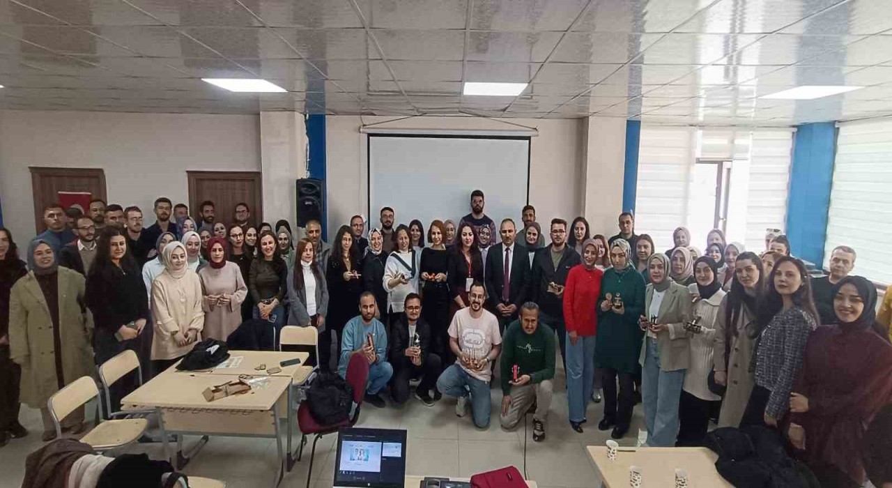 Muradiyede öğretmenlere yönelik STEM çalıştayı düzenlendi