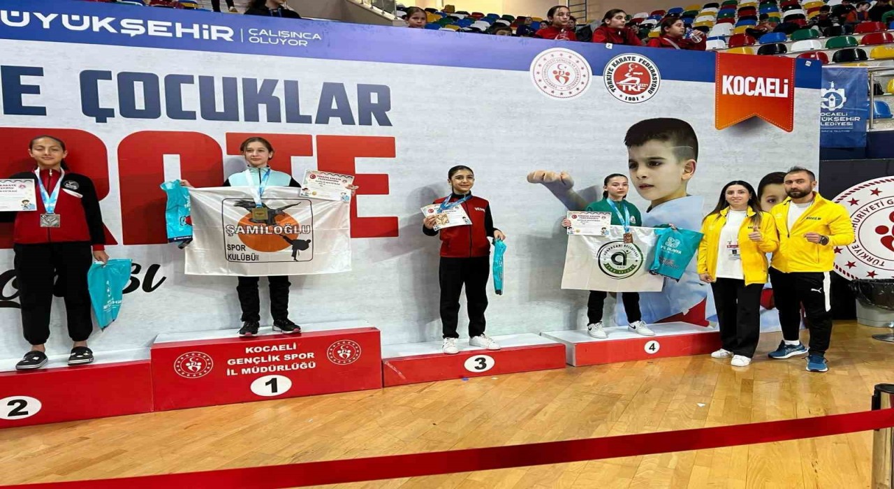 Muş şampiyonluklarla yükselmeye devam ediyor