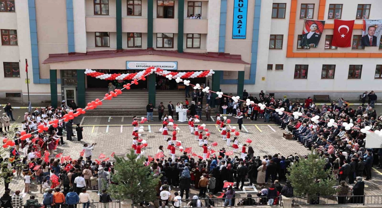 Muşta 23 Nisan coşkusu