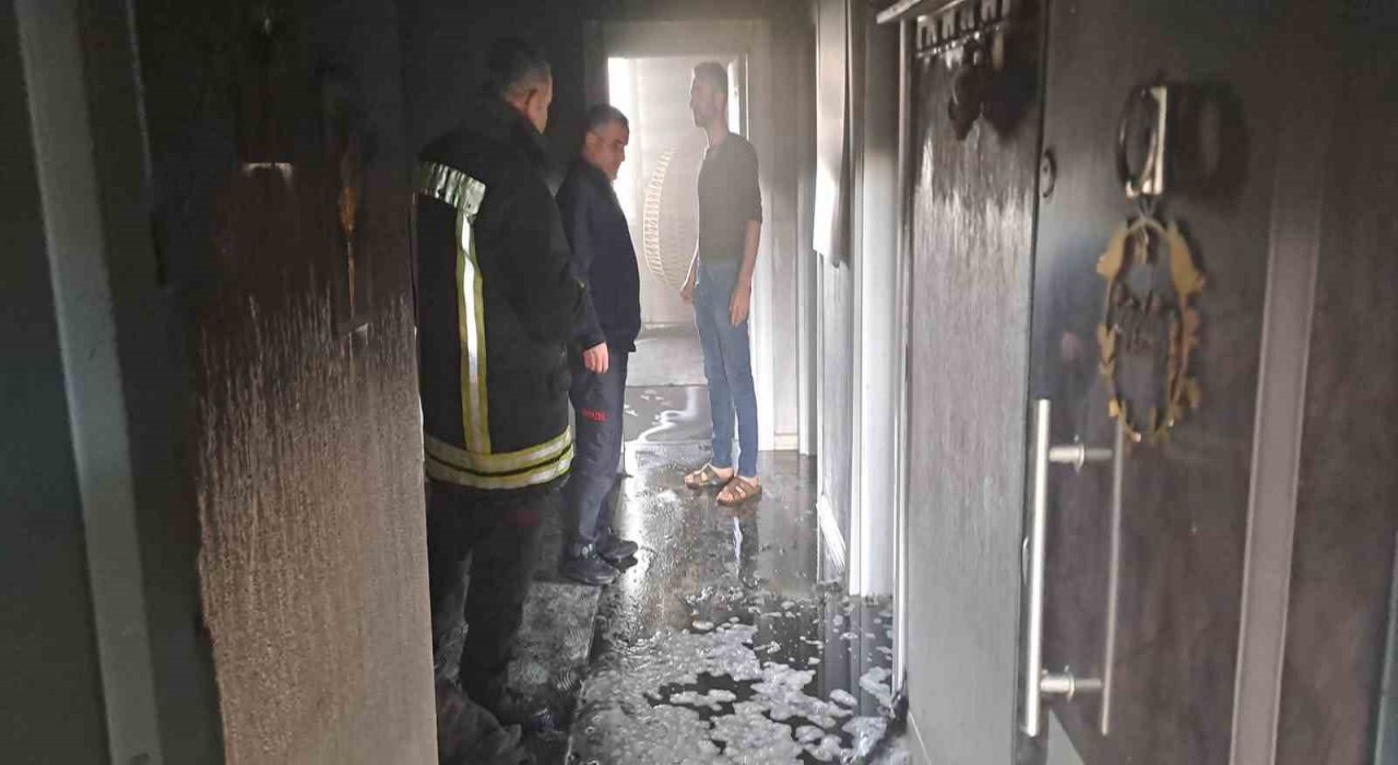 Muşta elektrik kaynaklı yangın korkuttu