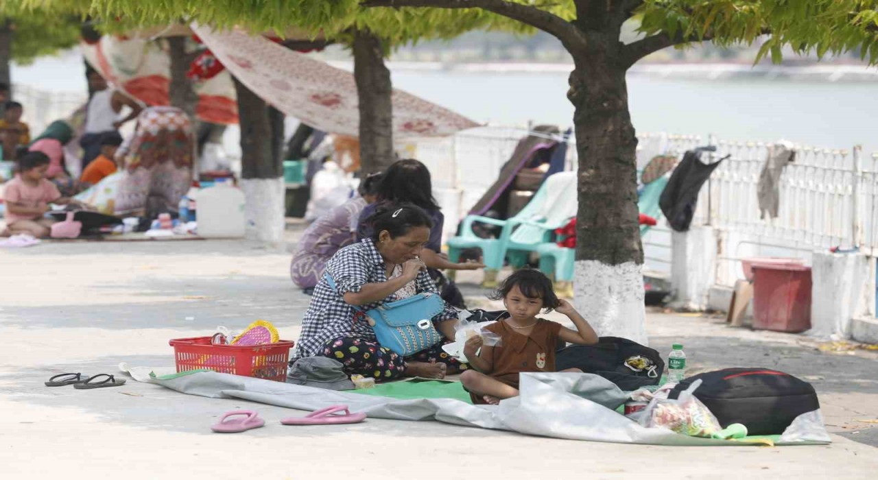 Myanmardaki depremlerde can kaybı 2 bin 886ya yükseldi