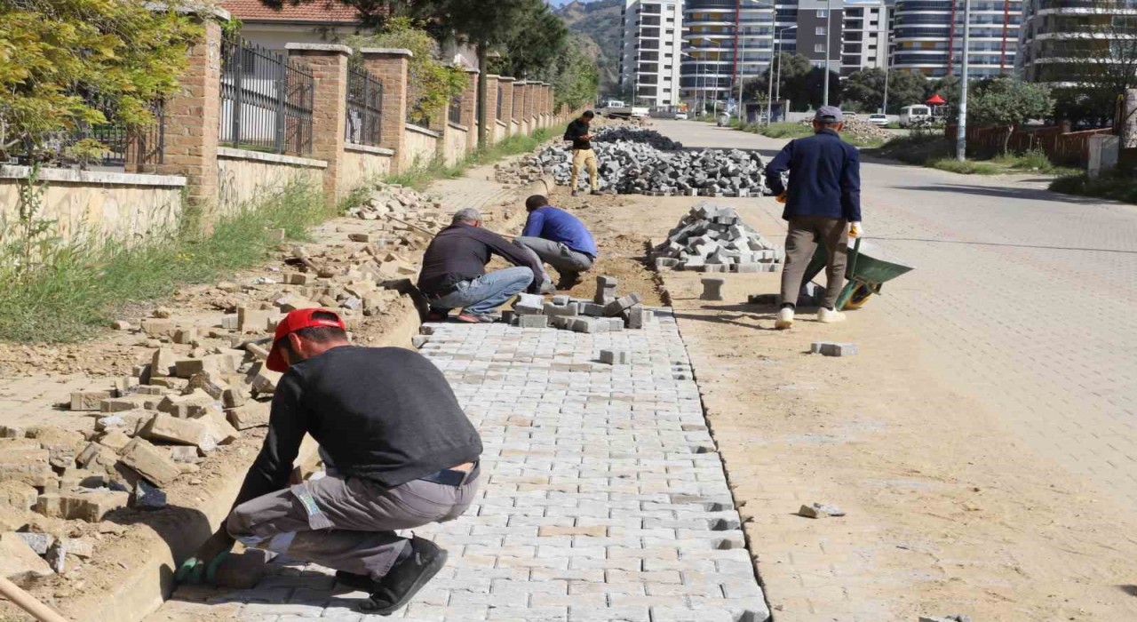 Nazillide yol yenileme ve bakım çalışmaları sürüyor