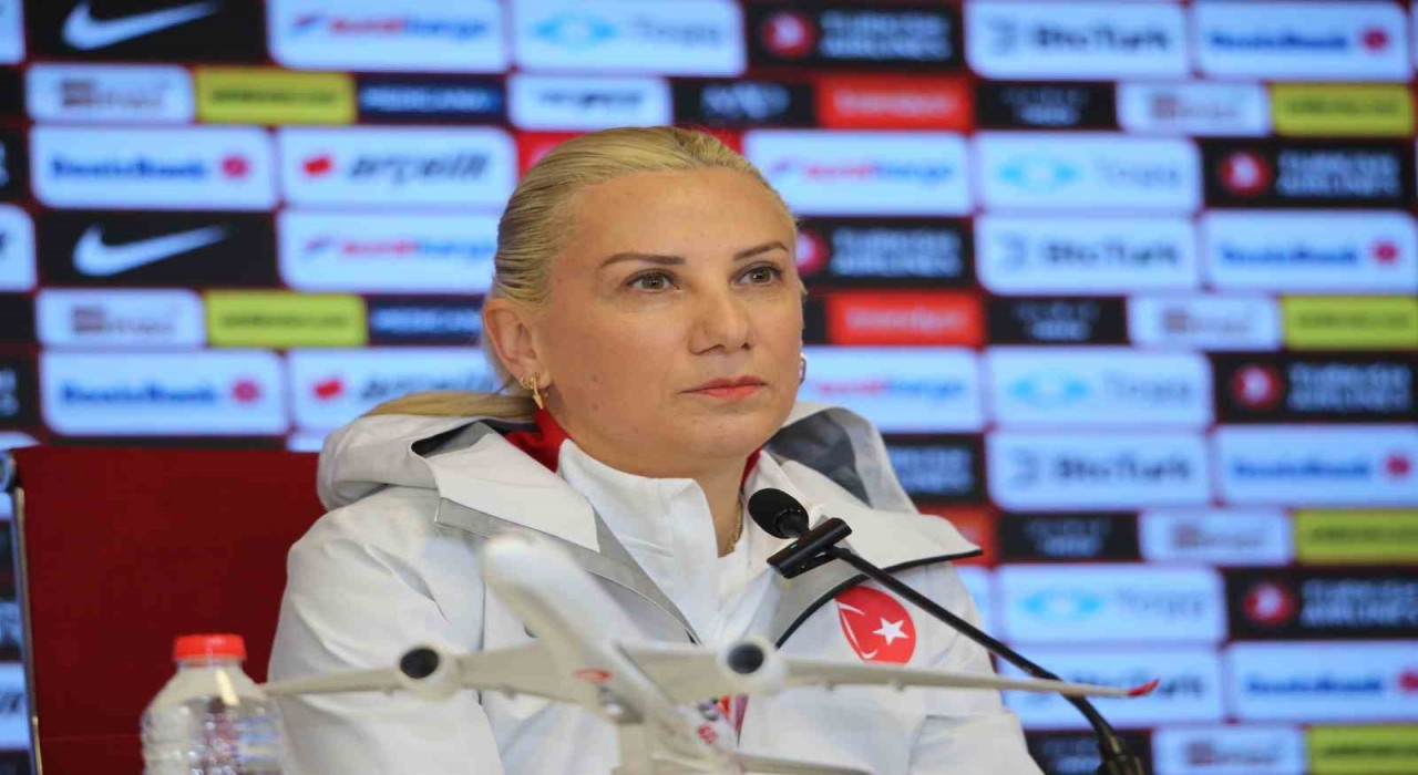 Necla Güngör Kıragası: Slovenya karşısında en iyi şekilde mücadele edeceğiz