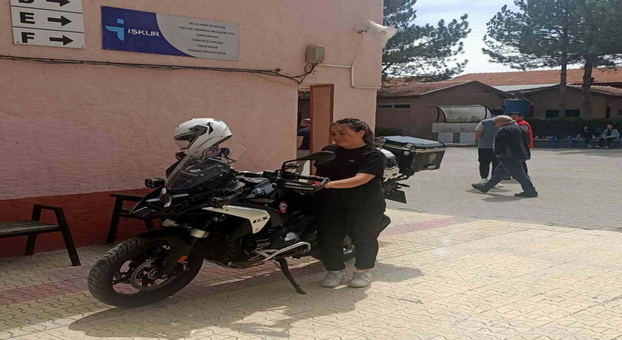 Niğdede dolandırıcılık ve trafik güvenliği konularında bilgilendirme faaliyetleri