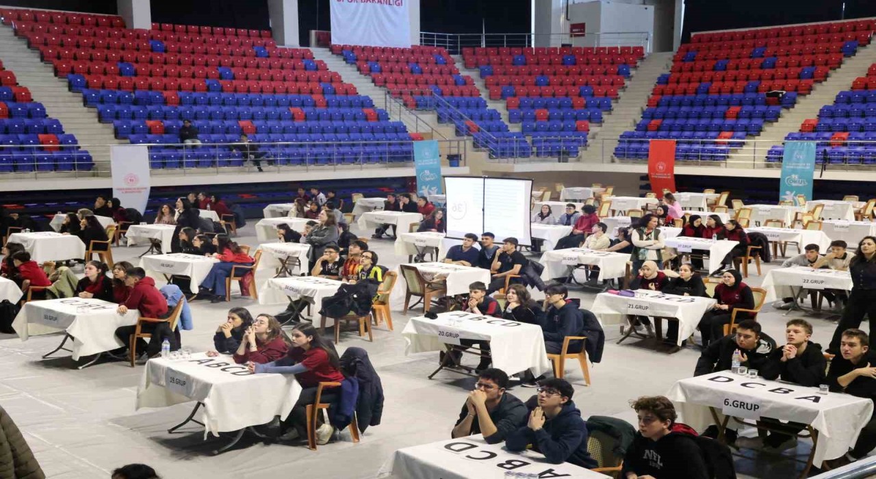 Niğdede Kültür ve Sanat Yarışmalarında gençler bilgileriyle yarıştı