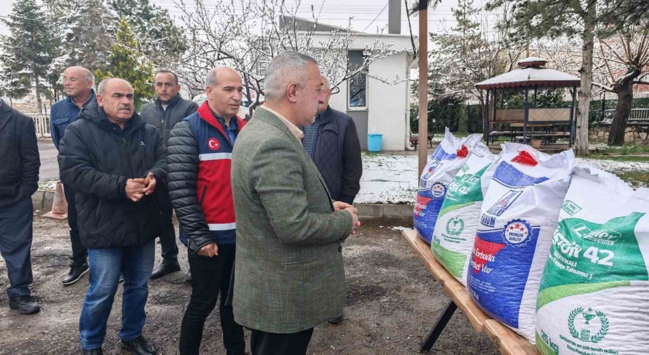 Niğdede üreticilere yüzde 75 hibeli nohut ve fasulye tohumu dağıtıldı