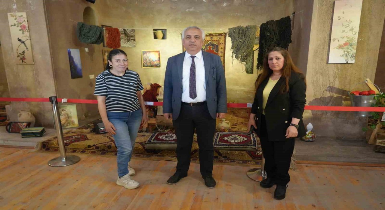 Niğdeye özgü dokuma halılar sanatseverlerle buluştu