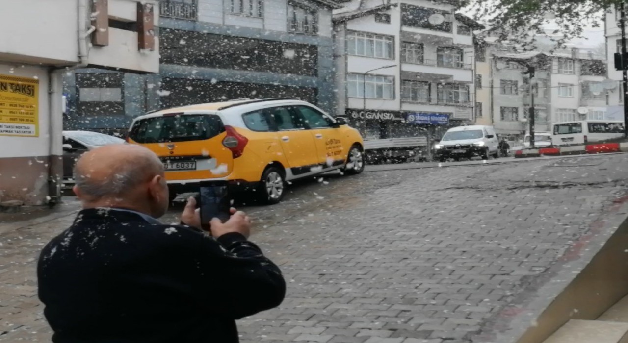 Niksarda bahar yerini kışa bıraktı