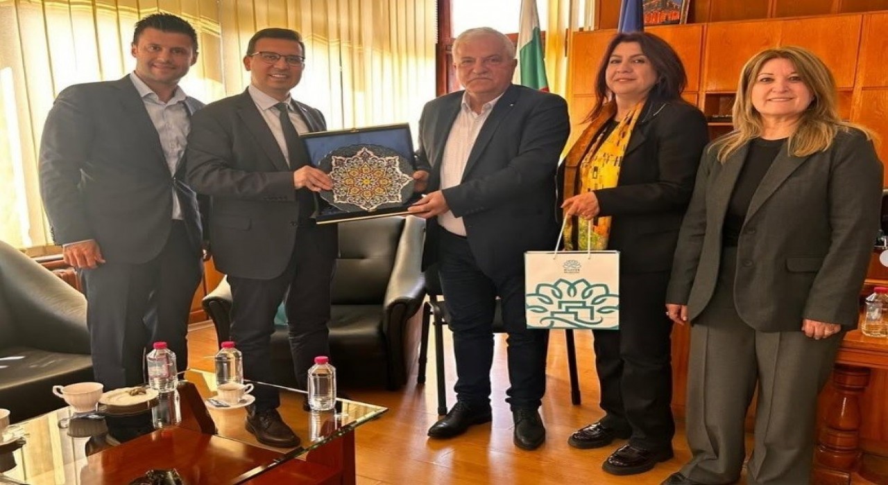 Nilüfer Belediyesi Halk Dansları Topluluğu Bulgaristanda alkışları topladı