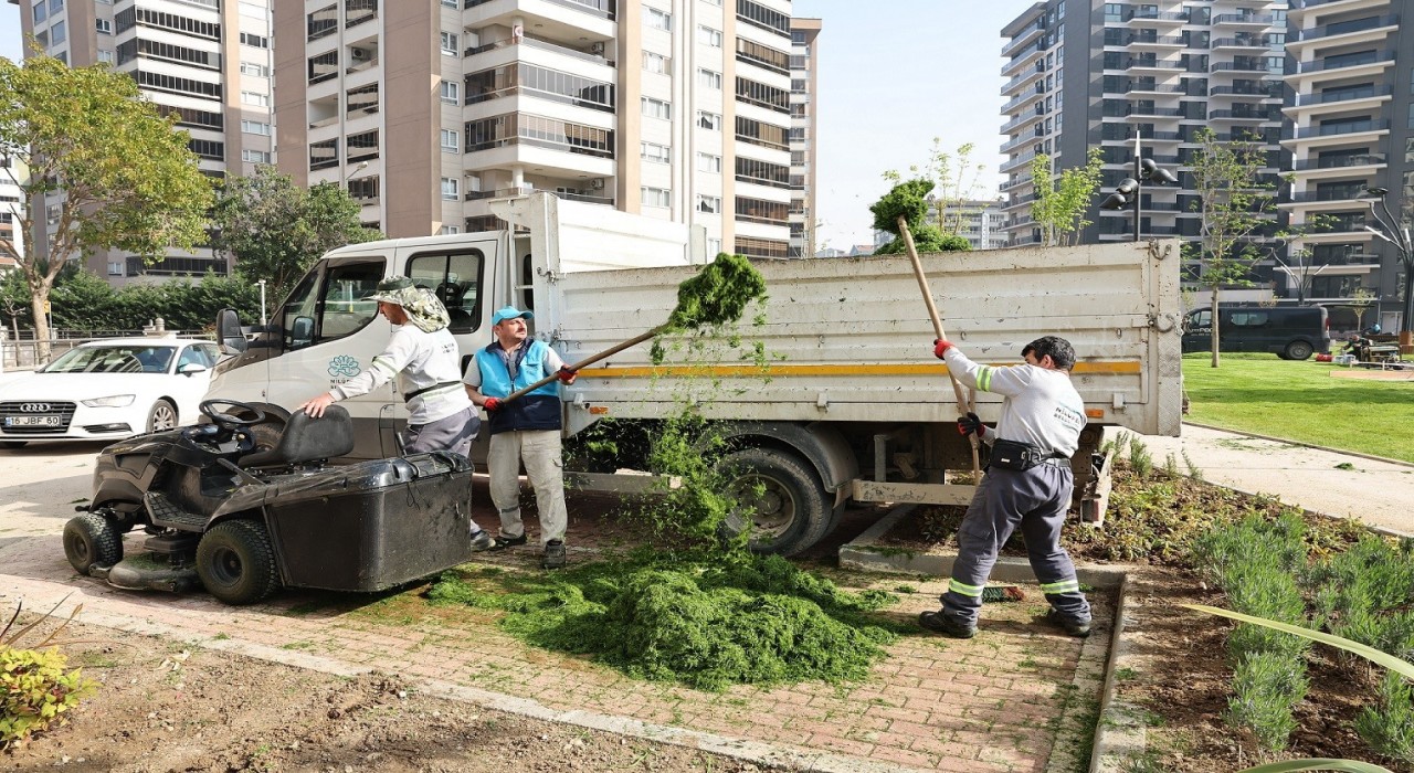 Nilüferin parklarında bahar temizliği