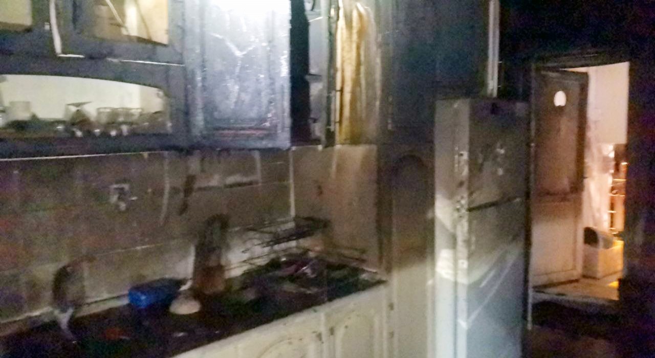 Ocakta unutulan yemek yangına sebep oldu