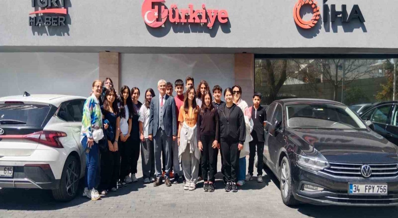 Öğrencilerden İhlas Haber Ajansına ziyaret