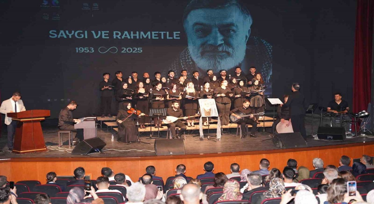 Öğretmenler korosu Kahtalı Mıçeyi anma gecesi düzenledi