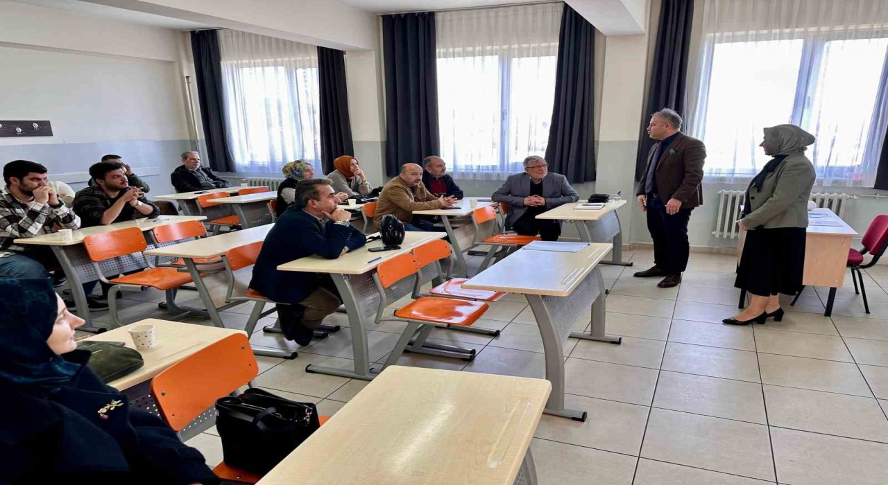 Öğretmenlere Din, Ahlak ve Değer Öğretimi semineri