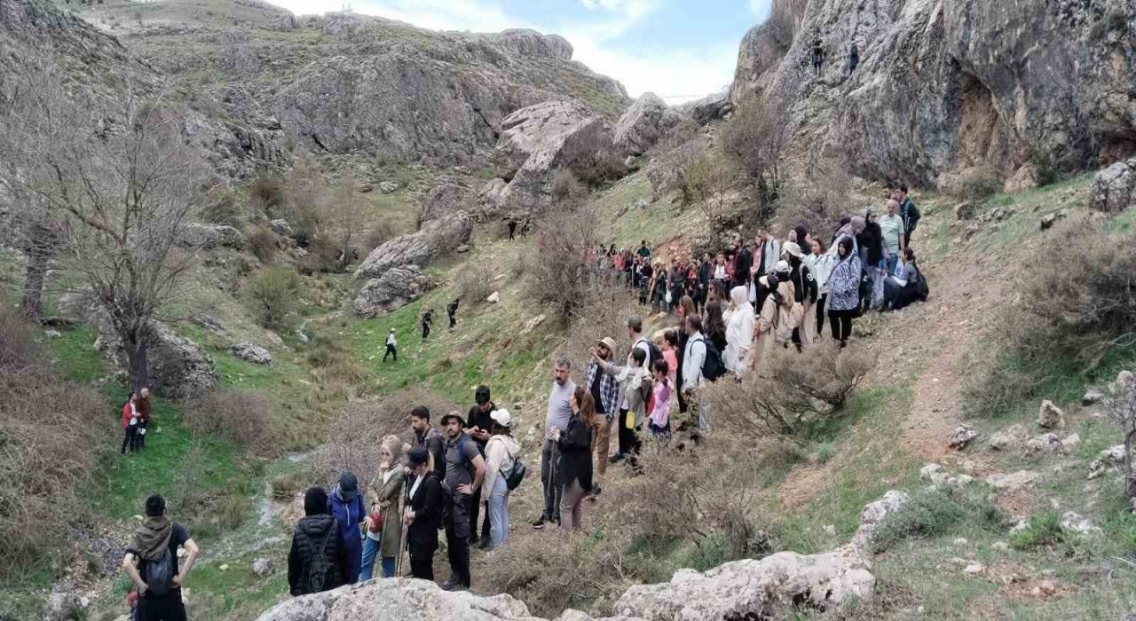Ölbe Vadisinde doğa yürüyüşü düzenlendi