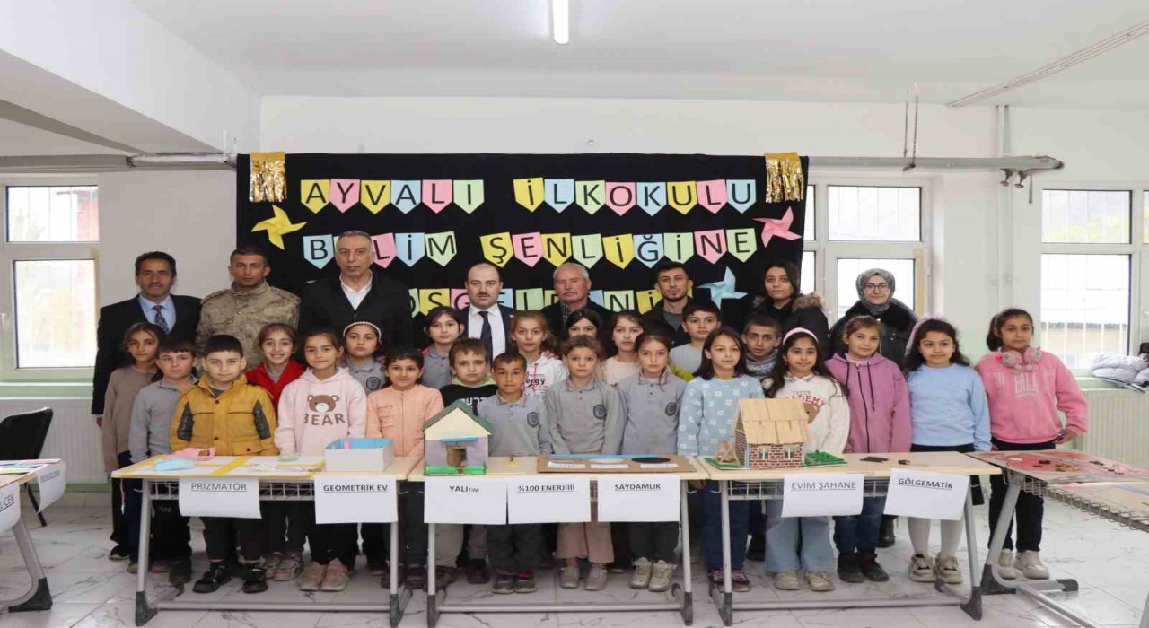 Oltu Ayvalı İlkokulunda bilim şenliği coşkusu