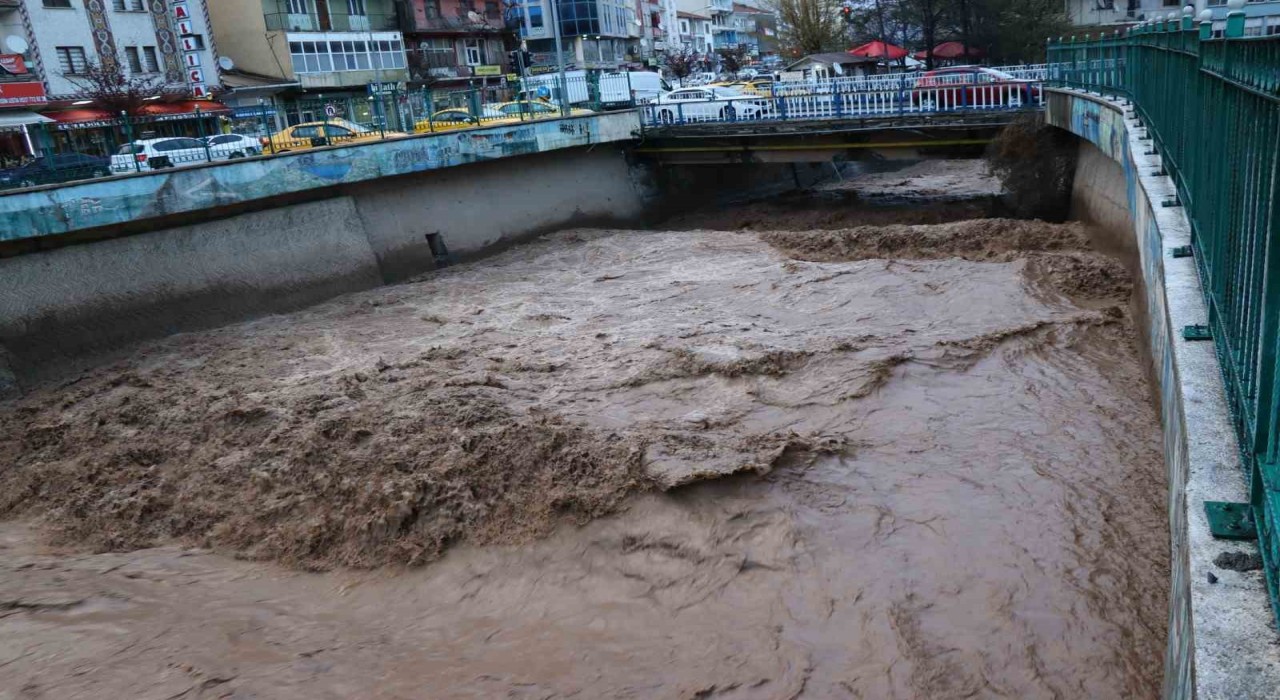 Oltu Çayında tehlike yükseliş