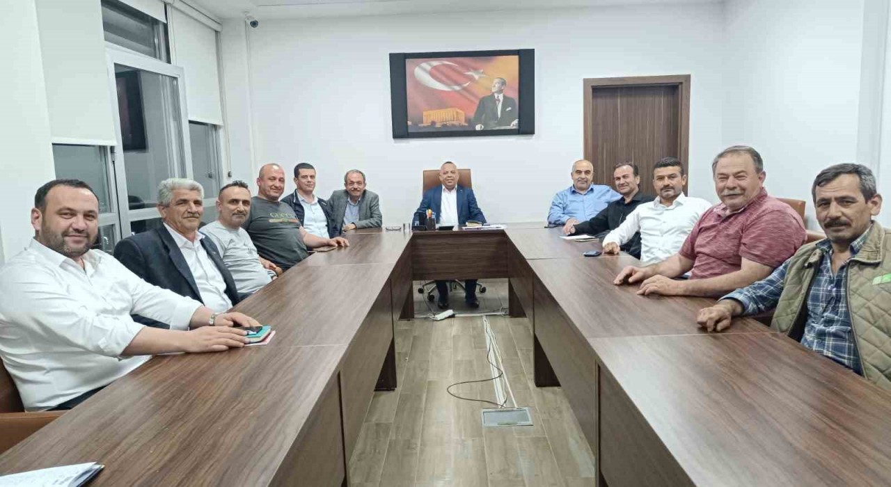 Önce halka soruyor, sonra uyguluyor