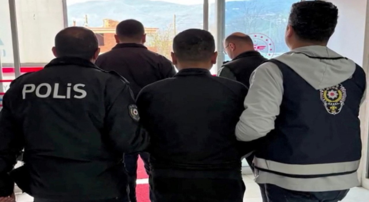 Orduda cinayet suçundan aranan hükümlü, saklandığı gizli bölmede yakalandı