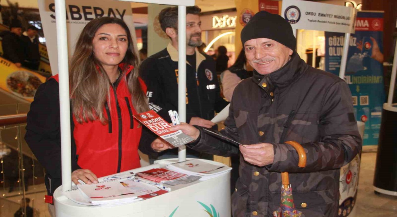 Orduda polis ekipleri, halkın güvenliği için bilgilendirdi