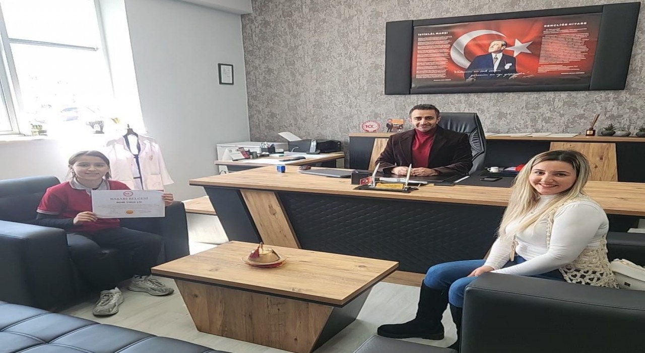 Ortaokul öğrencisinin ‘bağımsızlık şiiri ilçe 1.si oldu