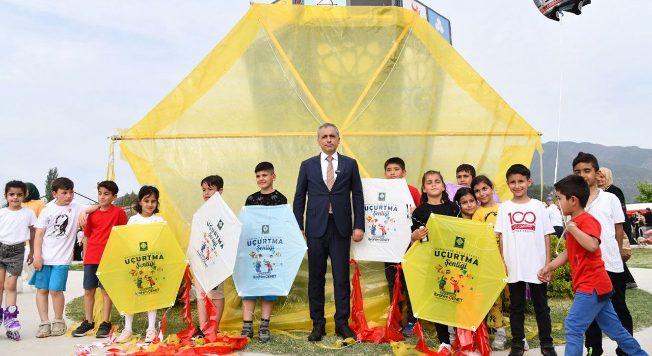 Osmaniye’de 23 Nisan Coşkusu: Binlerce Kişi Uçurtma Şenliğinde Buluştu