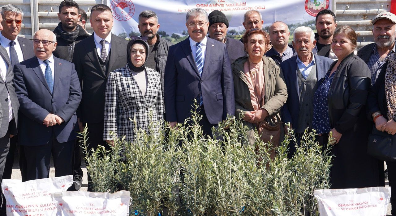 Osmaniye’de Çiftçiye Hibeli Soya Tohumu ve Zeytin Fidanı Desteği