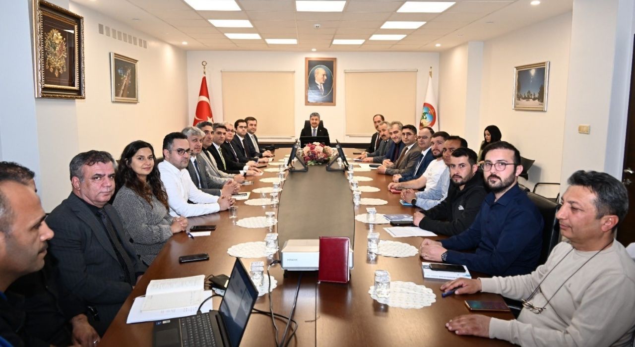 Osmaniye'de TOKİ Deprem Konutları İçin Koordinasyon Toplantısı Düzenlendi