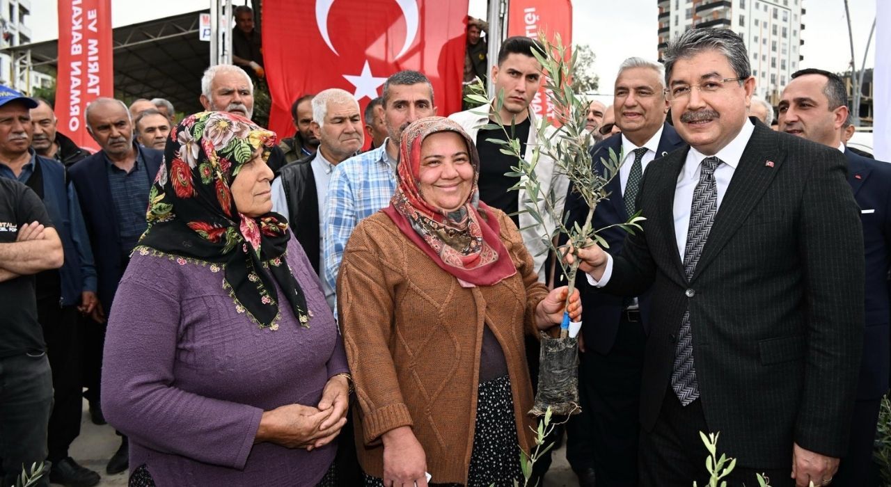 Osmaniye’de Zeytin Üretimine Büyük Destek: Çiftçilere 11.500 Zeytin Fidanı Dağıtıldı