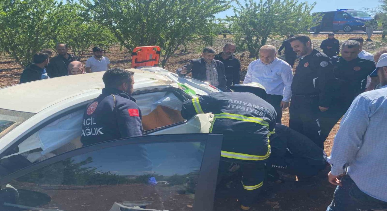 Otomobil ile hafif ticari araç çarpıştı: 1i ağır 2 yaralı