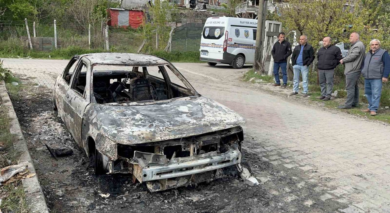 Otomobilini küle dönmüş halde buldu